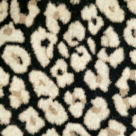 Vince Caputo Crewneck Black And Cream Printed Long-Sleeve Sweater - Size Medium - Picture 5 of 7